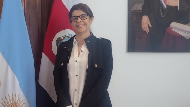 Embajadora Ginnette Campos Rojas.