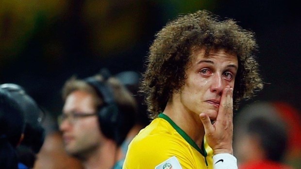 El llanto de David Luiz es elocuente: Brasil acaba de sufrir una derrota durísima.