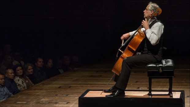 El cellista realizó un verdadero `tour de force' al abordar toda la serie de piezas en una velada que alcanzó las tres horas de duración. GENTILEZA: LILIANA MORSIA.
