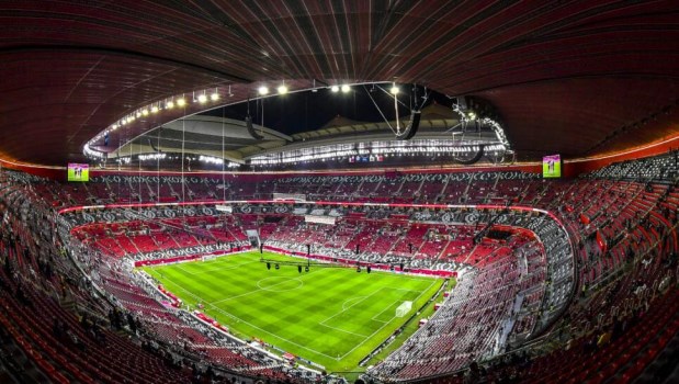 El estadio Al-Bayt, fue elegido para la ceremonia inaugural del 20 de noviembre. Tiene capacidad para 60.000 personas y está ubicado sobre la costa oriental del reino.