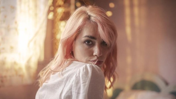 Con "El fin del amor", Lali sigue afianzándose como un nuevo ícono inclusivo.
