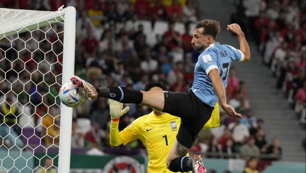 Los palos le negaron la victoria a Uruguay en el debut contra Corea del Sur
