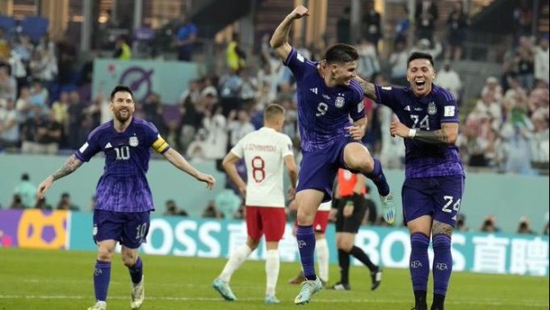 Argentina venció a Polonia, ganó el grupo C y jugará octavos de final con Australia 🏆⚽