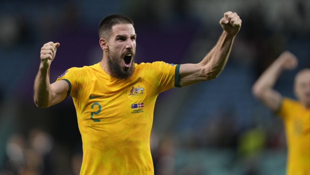 El grito de Milos Degenek simboliza la pasión y la fuerza que impulsan a Australia.