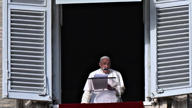 El Papa tiene firmada la renuncia si problemas de salud lo imposibilitan