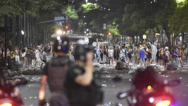 Los 23 detenidos en los festejos de ayer ya fueron liberados y los 21 policías heridos dados de alta