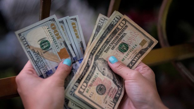 No tiene techo el dólar con un presidente que no es serio