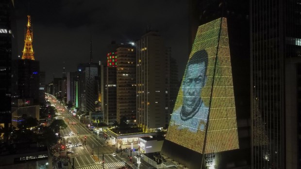 La madre de Pelé aún no sabe de la muerte de su hijo en un Brasil que le rindió homenajes a O´Rei