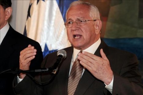 El presidente de facto de Honduras acusó a Cristina de haber tratado groseramente a su país