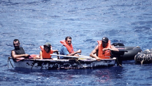 Mueren cinco cubanos al naufragar la embarcación con la que navegaban hacia EE.UU.