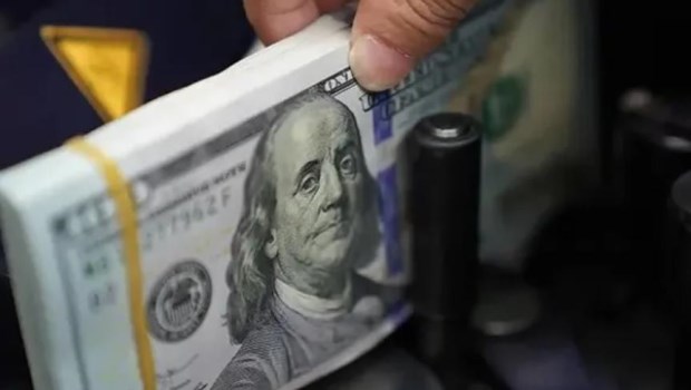 El dólar blue inició la semana en baja