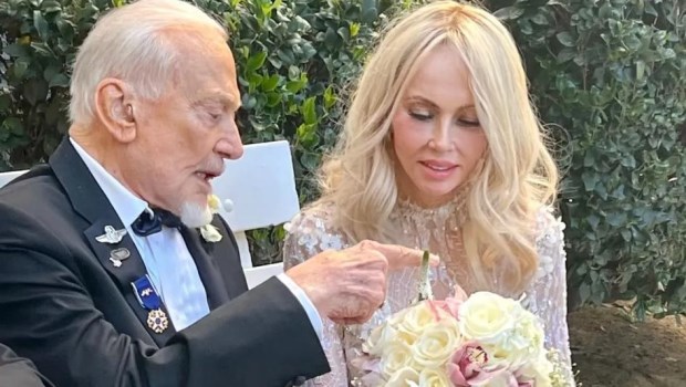 El mismo día en que cumplía 93 años, el astronauta Buzz Aldrin (segundo humano que caminó sobre la superficie lunar) contrajo matrimonio con Anca Faur, de sólo 63 cronológicos.