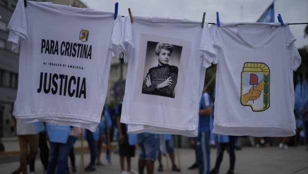 El momento de los salvadores de la Patria