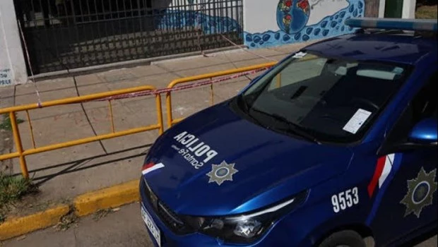 “Clase o tiros”, el relato de la directora de le escuela amenazada en Rosario: "Hice la denuncia en una comisaría a 30 metros"