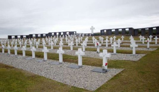Tumbas en Malvinas.