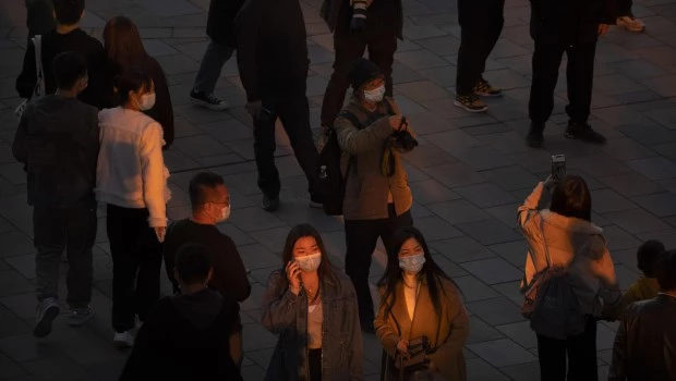 El covid sigue provocando la muerte de entre 900 y 1.000 personas al día