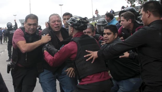 Lo acontecido con el ministro Berni en La Matanza es una alarmante señal de anarquía, de reemplazo del Estado por la acción directa.