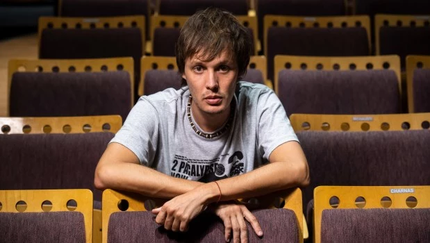 Su primer corto lo rodó a los dieciocho años. Después vendrían las series que Hueter dirigió para Flow, Star+, Amazon y Telefe. (Foto gentileza Andrés D'Élía).