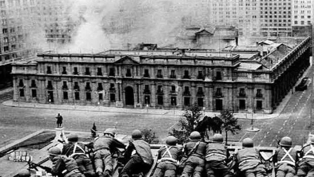 La caída del gobierno de Salvador Allende en Chile, el 11 de septiembre de 1973.
