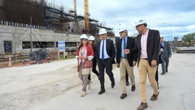 El Presidente recorrió las obras del primer reactor de potencia íntegramente argentino