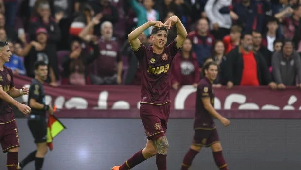 Lanús le ganó a Huracán y se ubica en los puestos de arriba