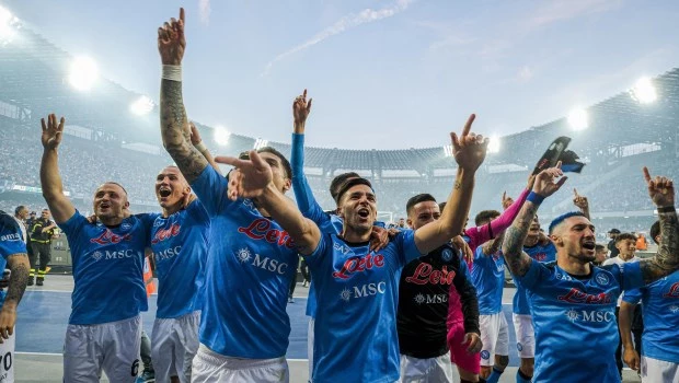 Napoli festejó el título con su público y con un triunfo ante Fiorentina