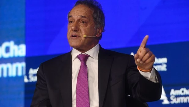 El embajador argentino en Brasil, Daniel Scioli, ratificó sus intenciones de competir por la Presidencia en las próximas elecciones y anticipó que su fórmula "va a ser federal".