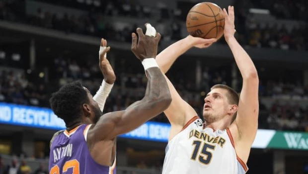 Con un triple doble de Jokic, Los Nuggets recuperan la ventaja ante los Suns