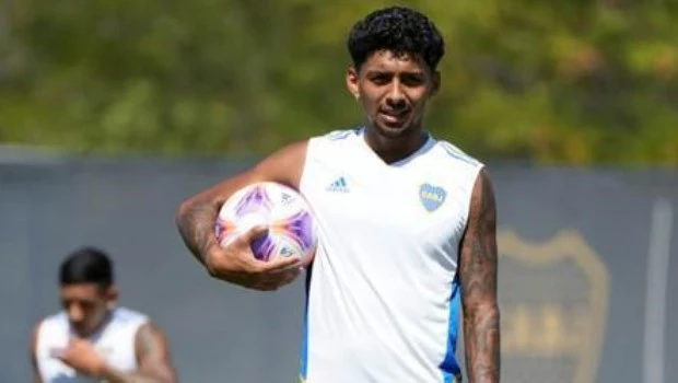 Le roban la camioneta al mediocampista de Boca Cristian Medina en Castelar 