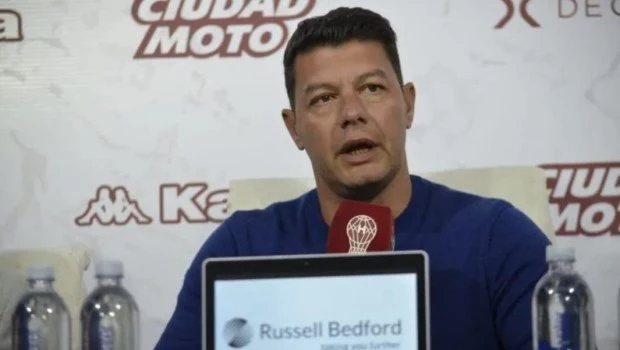 Battaglia fue presentado como DT de Huracán y afirmó que continuará con el trabajo de Dabove