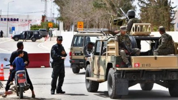 Mueren cinco personas por el ataque de un miembro de la Guardia Naval a una sinagoga en Túnez