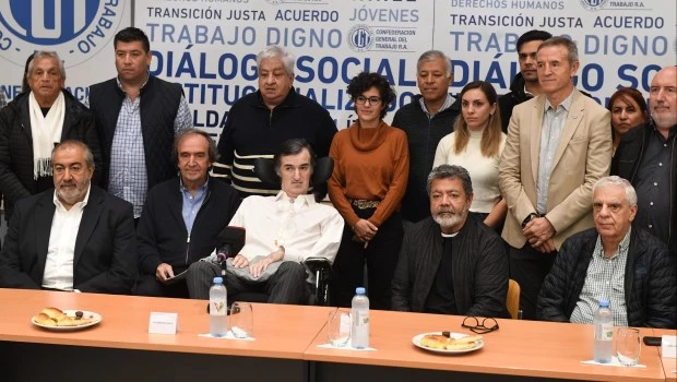 Los integrantes del consejo directivo de la central obrera recibieron a Bullrich.