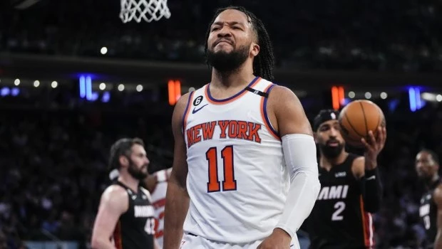 Lo Knicks evitan la eliminación al vencer al Heat