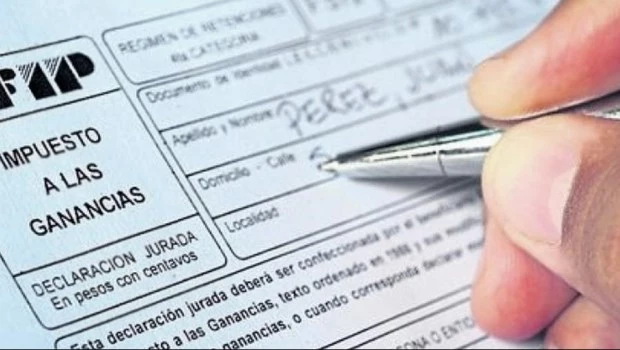 El Gobierno oficializa por decreto el nuevo piso de Ganancias: $ 506.230 brutos