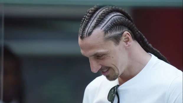 A los 41 años, Ibrahimovic planea continuar su carrera en el Monza