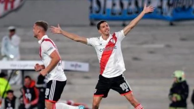 La publicidad de apuestas deportivas llegó a la camiseta de River.