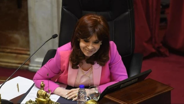 Cristina Kirchner y Lousteau tuvieron un cruce picante: "Me enseñaste vos con la 125"