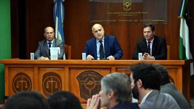 Cuatro policías rionegrinos fueron declarados culpables por la muerte de un oficial ingresante