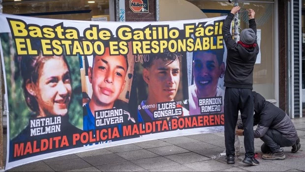 Un jurado popular declara "no culpable" a un policía acusado de matar a un joven que trató de asaltarlo