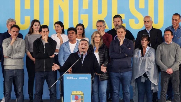 Maximo Kirchner insta al Gobierno a otorgar una suma fija: "La gente necesita una mano ya"