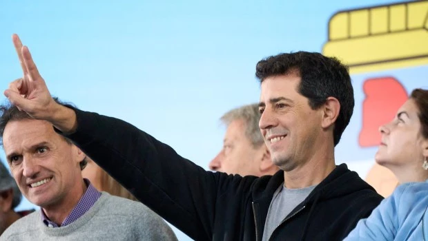 Wado De Pedro: "Primero hay que discutir el programa y después los candidatos"