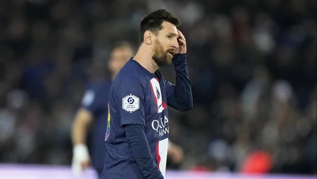 Messi fue abucheado en su regreso al PSG que goleó y se acerca al título