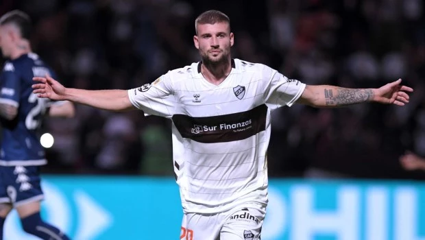 Racing sufrió otro duro golpe al ser goleado por Platense