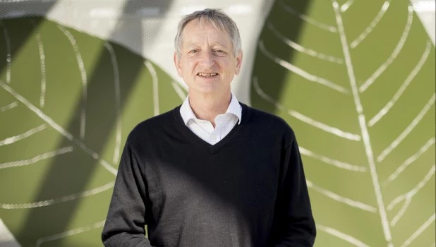 Geoffrey Hinton, el padrino de la inteligencia artificial.