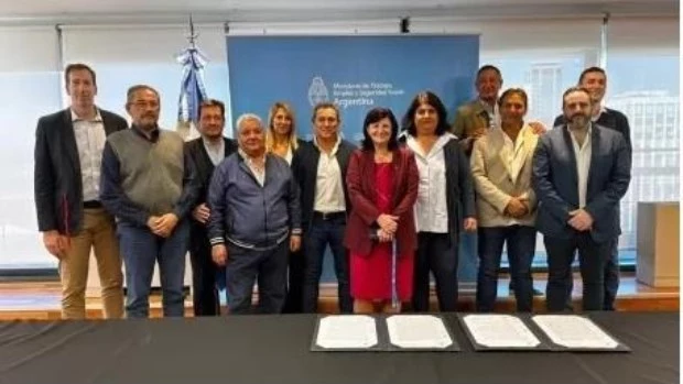 Los ferroviarios anunciaron un aumento cuatrimestral del 37% y una suma fija del 11,2%