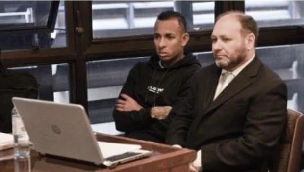 Piden dos años y tres meses de prisión para Sebastián Villa por violencia de género