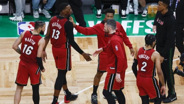 Un tercer cuarto espectacular le alcanzó al Heat para vencer a los Celtics en Boston
