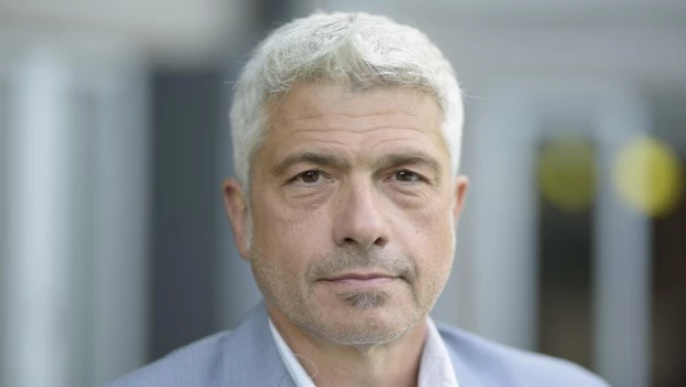 “Los salarios en software promedian los $400.000”