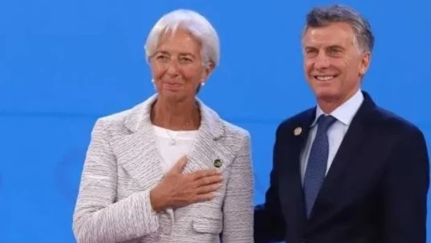 El Presidente calificó como "un delito" el crédito del FMI que tomó el gobierno de Macri
