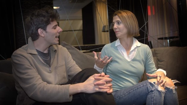 Máximo Meyer y Laura Conforte ya habían trabajado juntos en 'Casi normales'. Coinciden en que la temática de 'Querido Evan' alcanza a todas las generaciones porque es de índole familiar. Foto: Gustavo Carabajal.